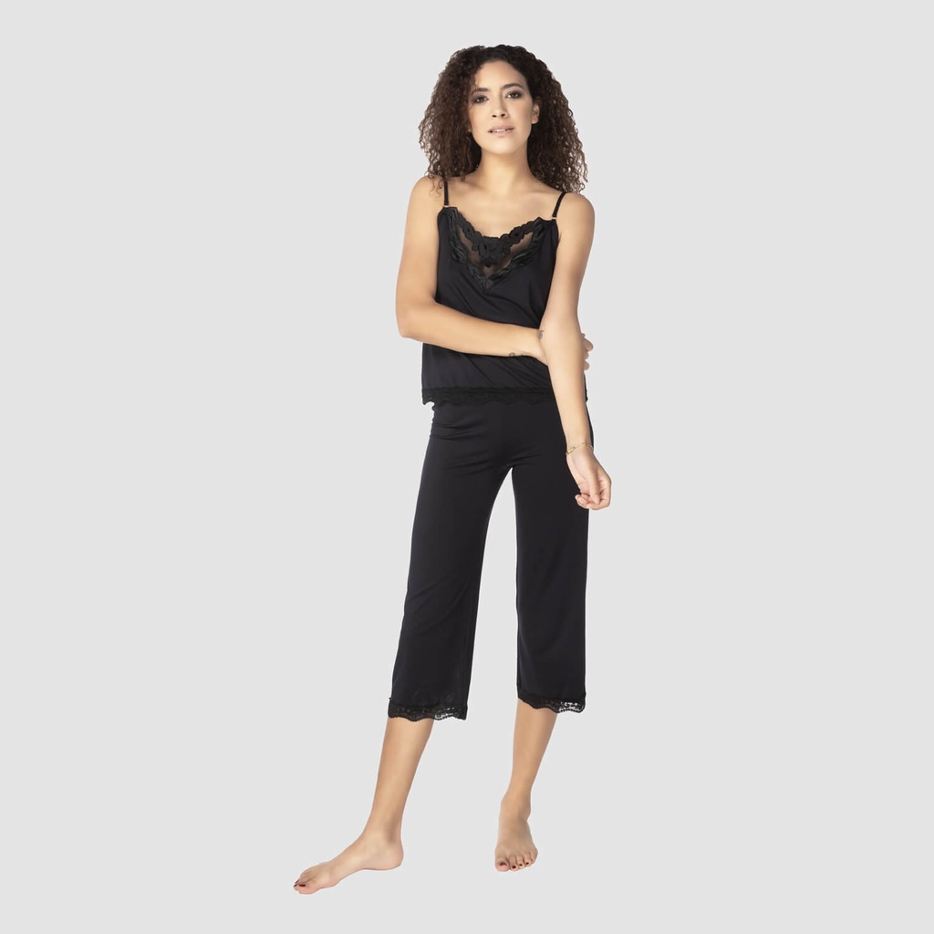 Ensemble femme bretelle et pantacourt avec dentelle
