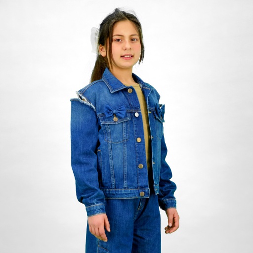 [01-010-10-066-K419-10-12A] Regular jacket avec épaules denudées en jeans avec détails papillons sur poches (10/12 A)
