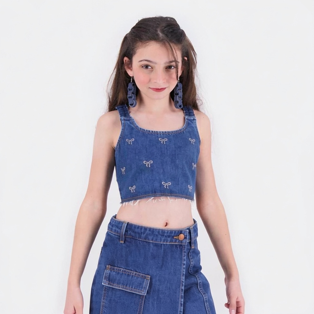 Top fille en jeans avec broderie papillon