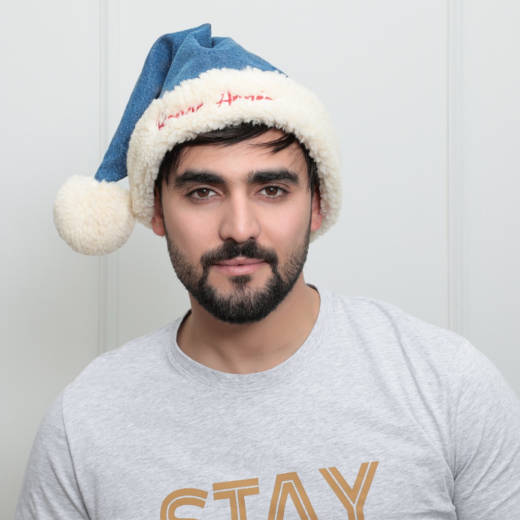 BONNET JEANS AVEC FORURE + BRODERIE BONNE ANNEE