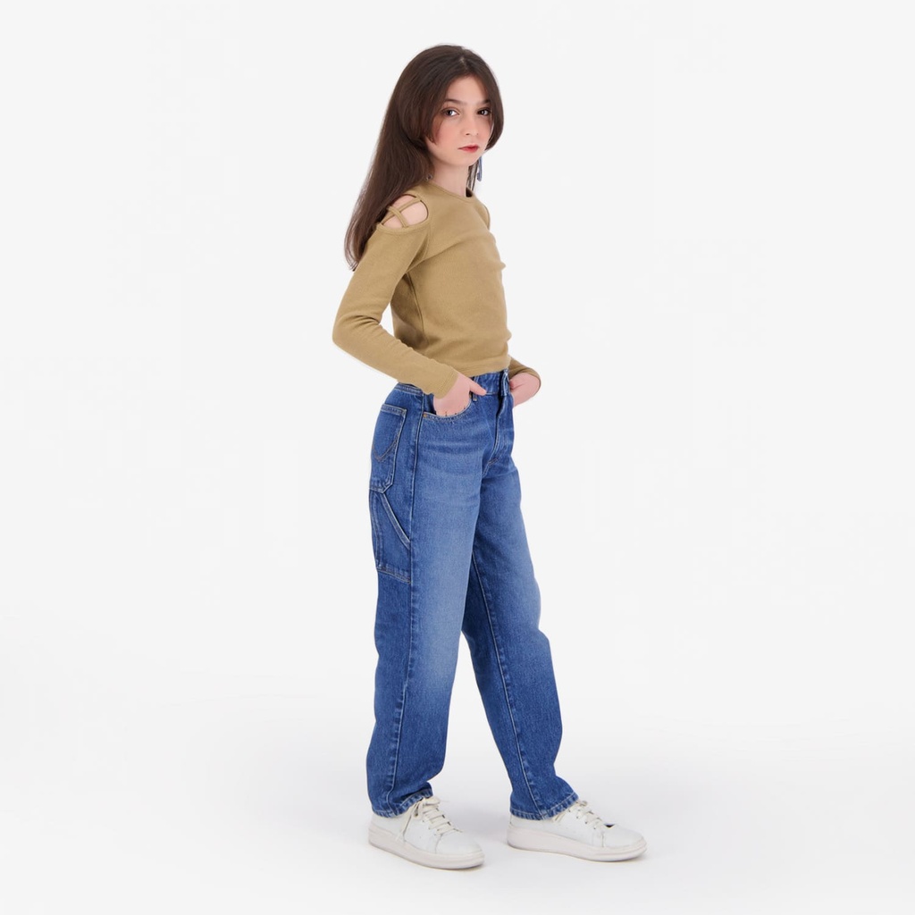 Carpenter fille en jeans
