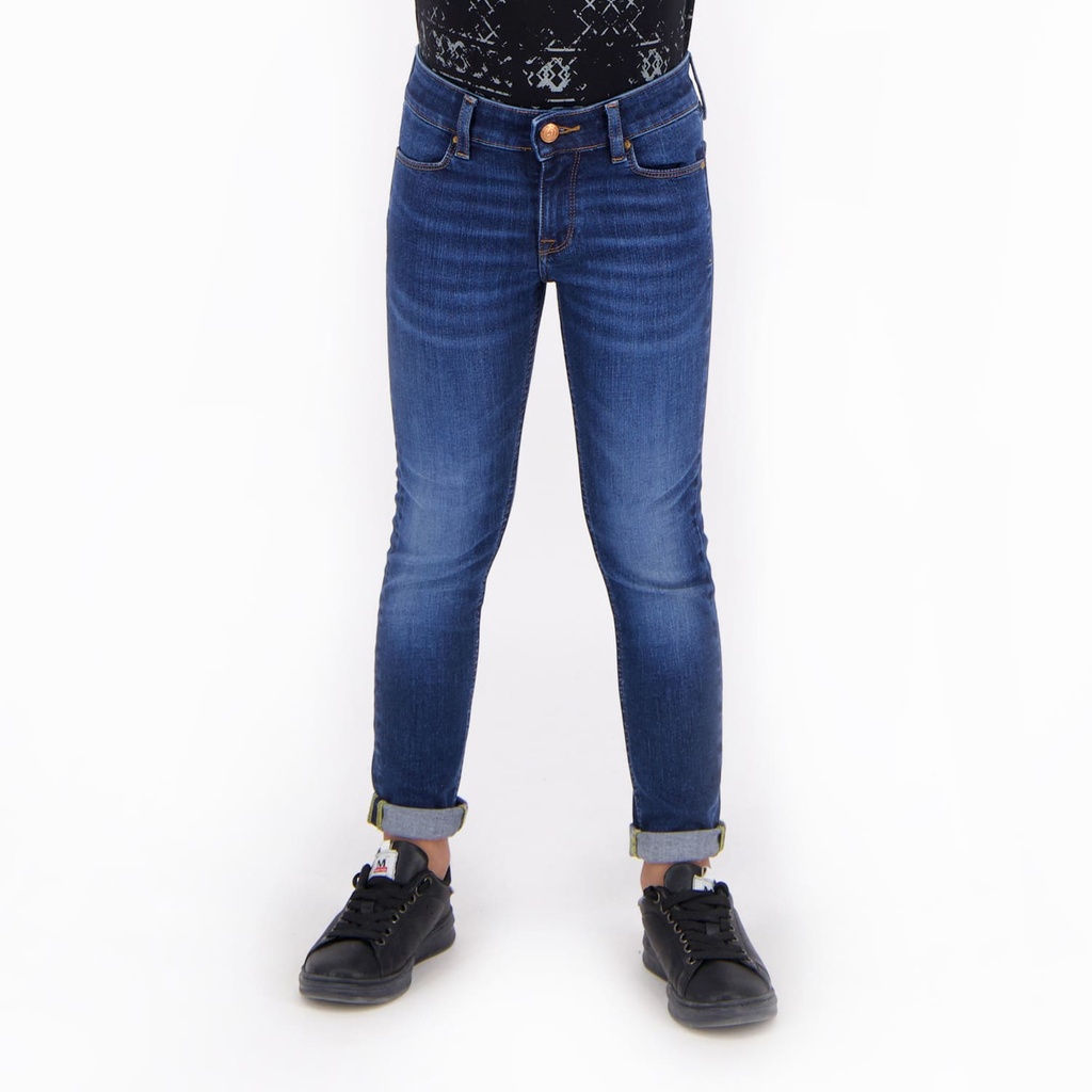 Skinny garçon en jeans