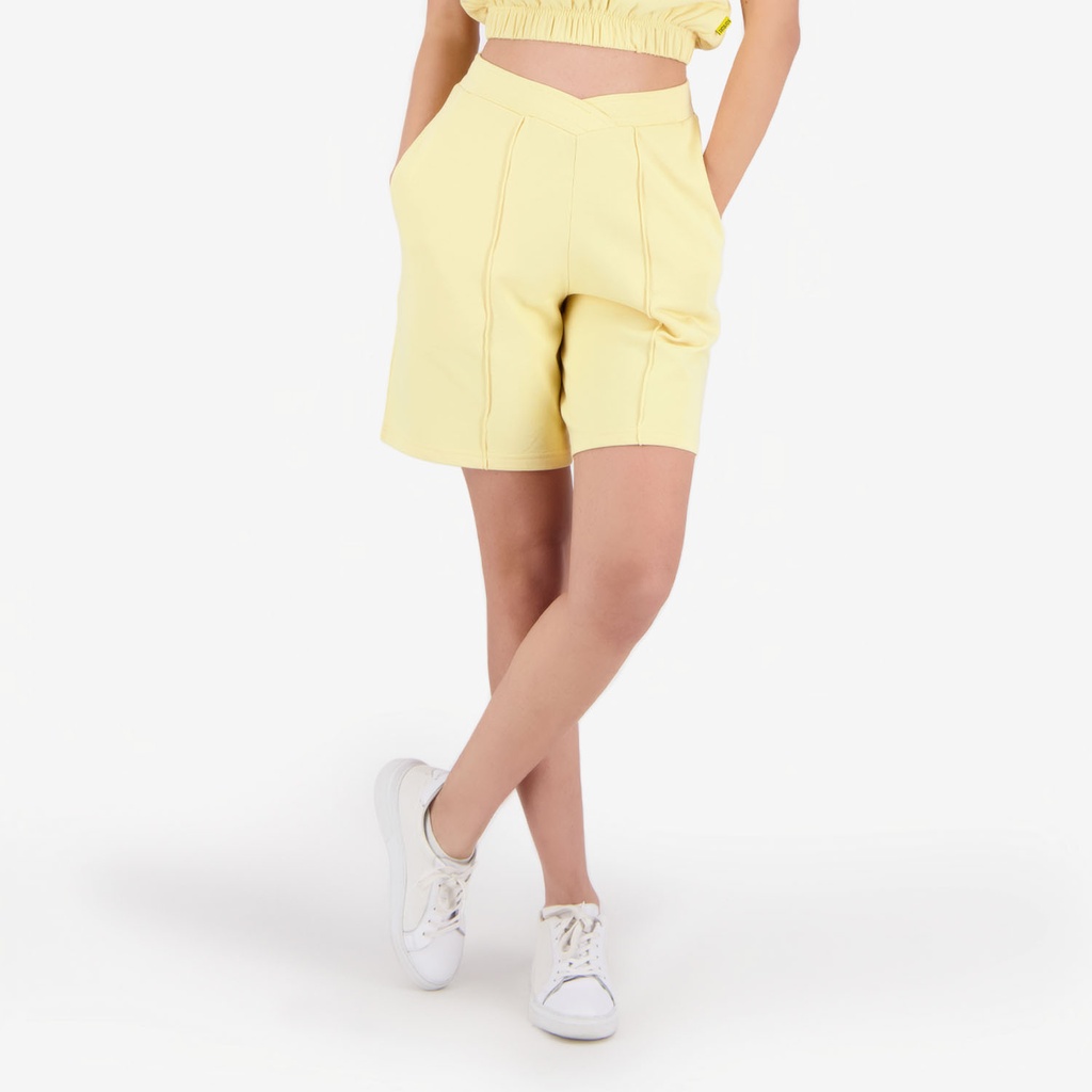 Short femme avec bande à la taille croisée