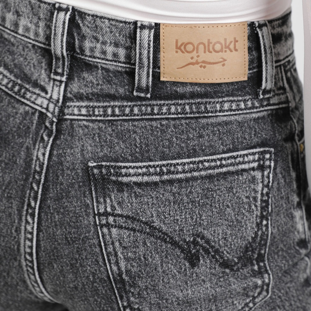 Jeans Noir Avec Un Acid Wash
