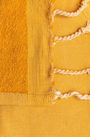 Jaune