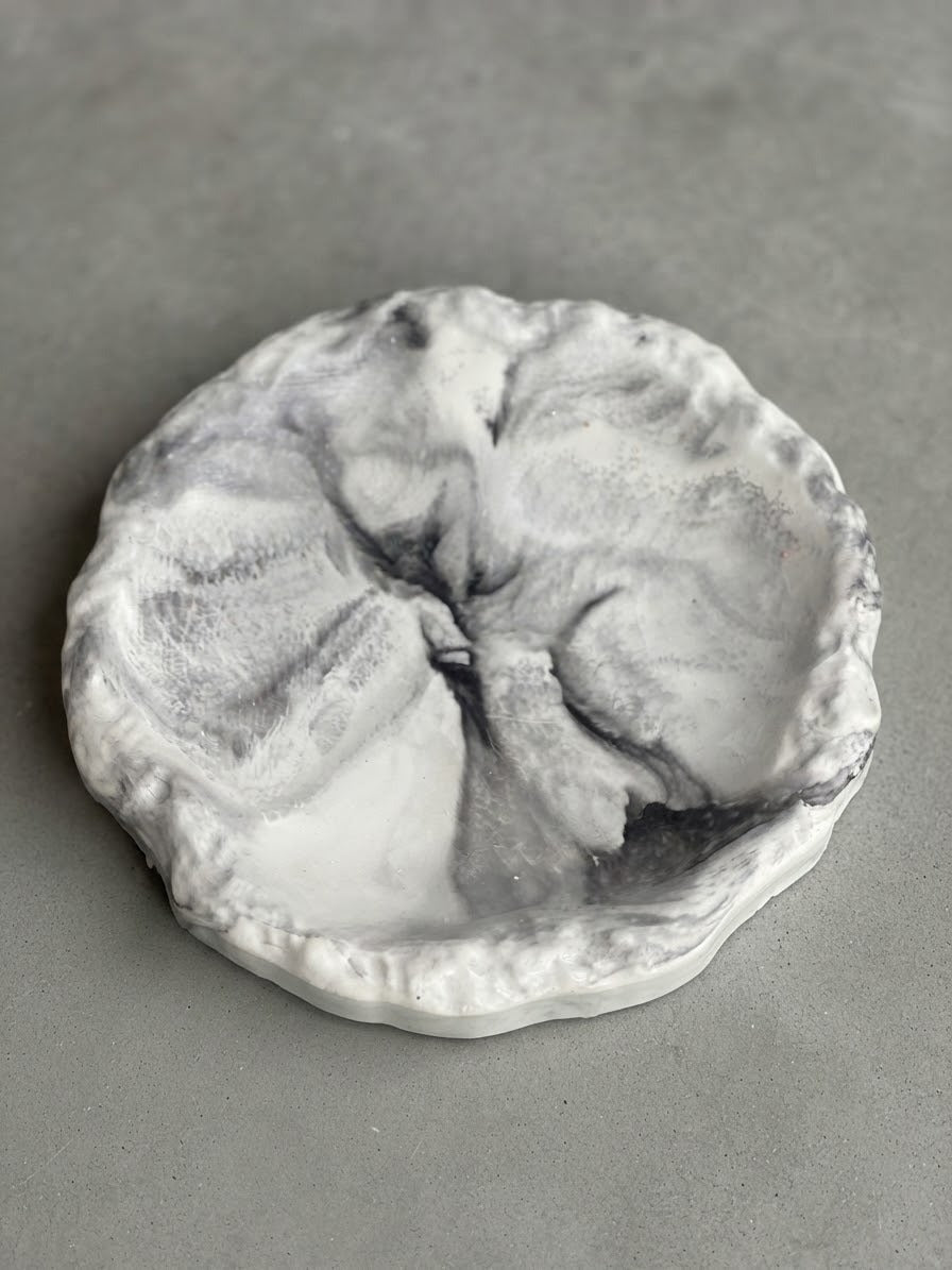 Plateau rond marbré, Maison Nur