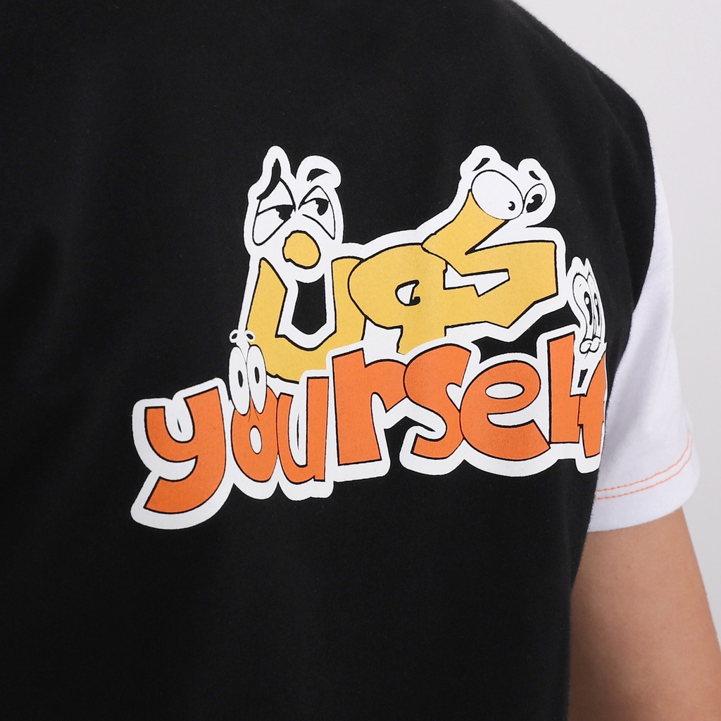 T-shirt garçon contrasté avec poche كون YOURSELF