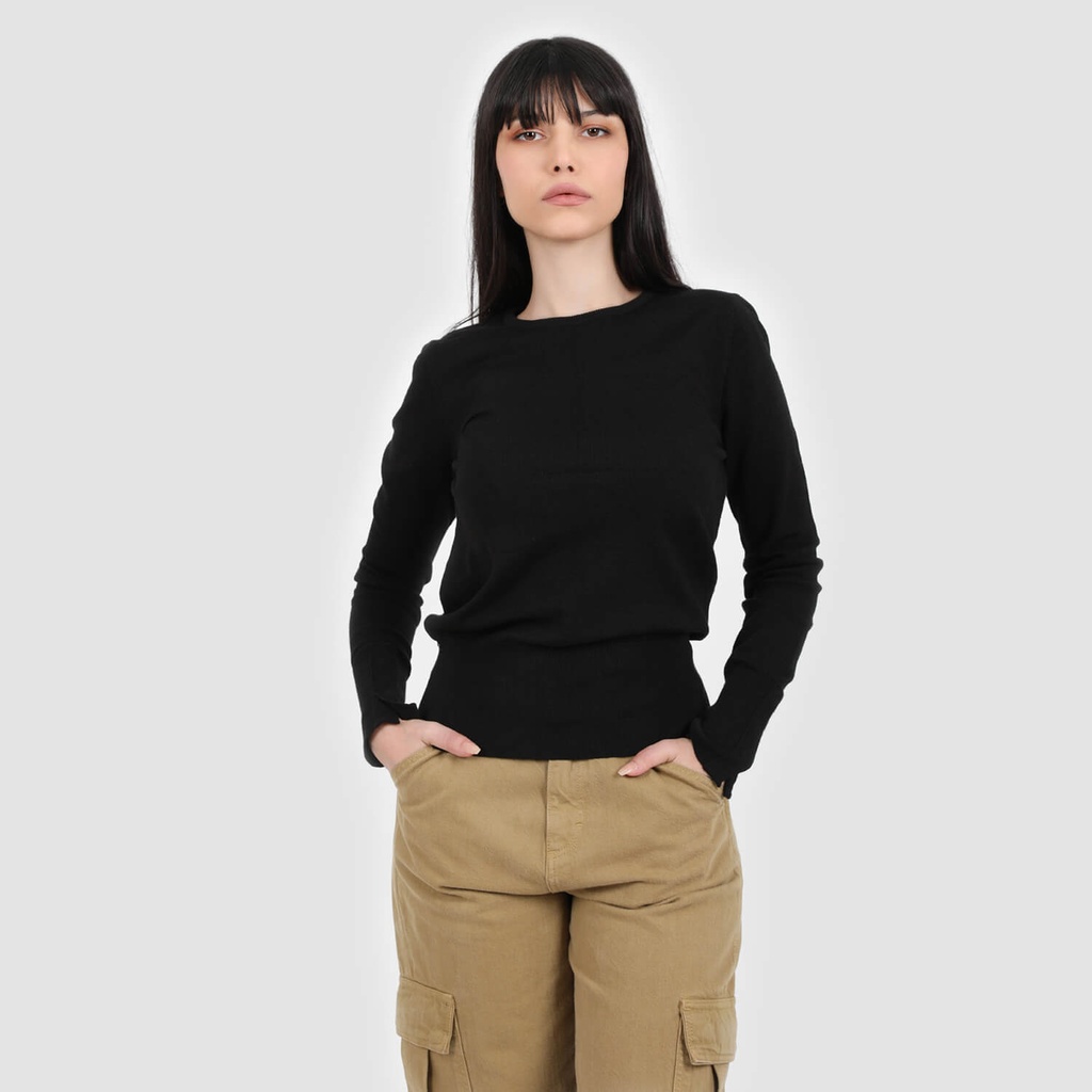 Pull femme avec détail broderie en maille fine