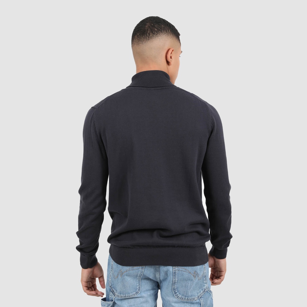 Pull homme col roulé en maille fine